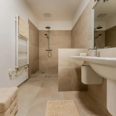 Appartement Hakuna Marktquartier 9 - Terrassenwohnung Spitz